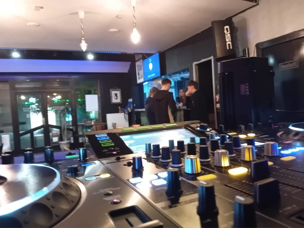 Dj Bolvári céges rendezvények